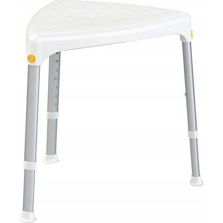 Chaises percées